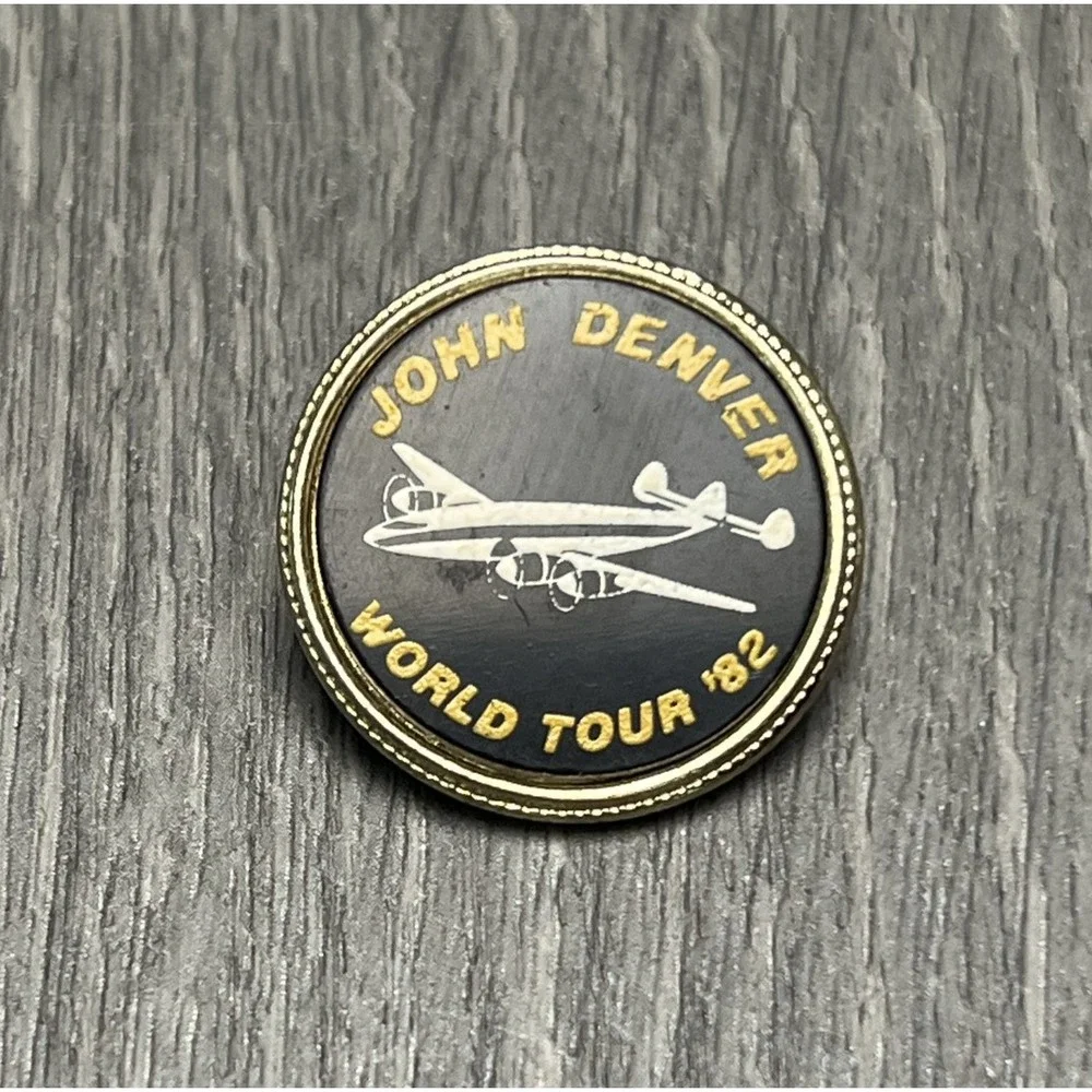 John Denver World Tour '82 Pin Button Badge Music Memorabilia Vintage